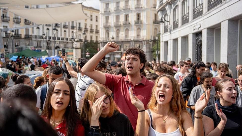 Spain announces ban on evictions after protests over 87-year-old woman's eviction